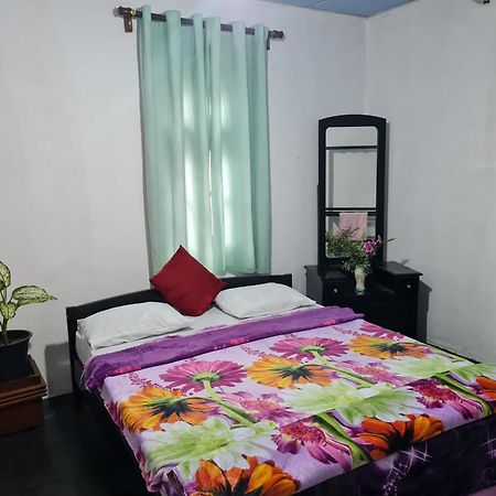Sasru Holiday Home นูวาราเอลิยา ภายนอก รูปภาพ