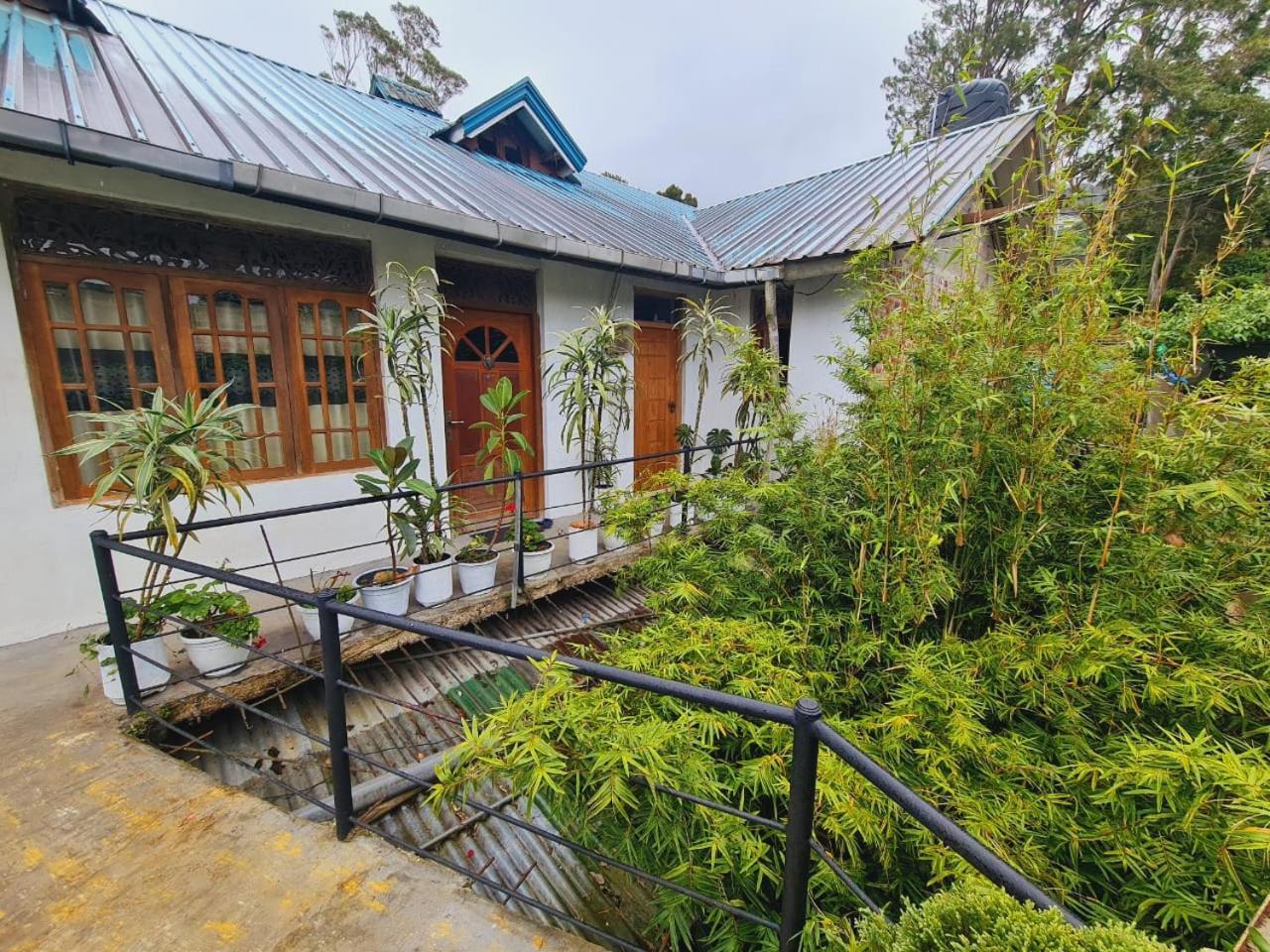 Sasru Holiday Home นูวาราเอลิยา ภายนอก รูปภาพ