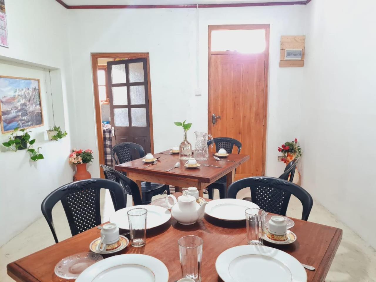 Sasru Holiday Home นูวาราเอลิยา ภายนอก รูปภาพ