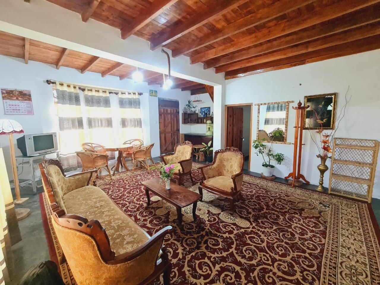 Sasru Holiday Home นูวาราเอลิยา ภายนอก รูปภาพ