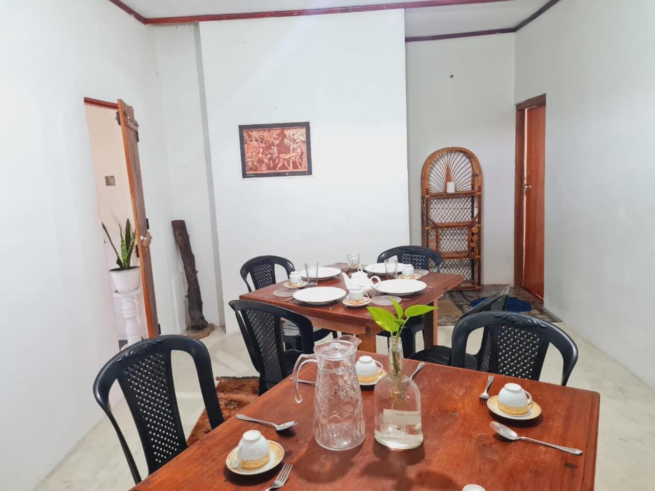 Sasru Holiday Home นูวาราเอลิยา ภายนอก รูปภาพ